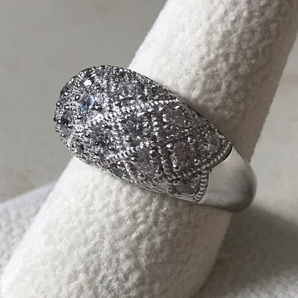 Gorgeous Crisscross Cocktail Ring